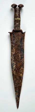 Imagen Espada tipo Atance de la necrópolis de Los Algarrobales, en San Miguel de Bernuy. Museo de Segovia (foto: J. M. Cófreces).