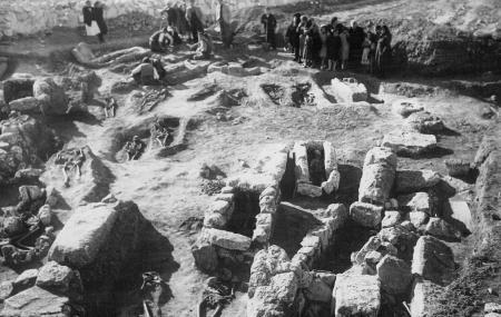 Imagen Excavación de la necrópolis visigoda (Molinero 1947).