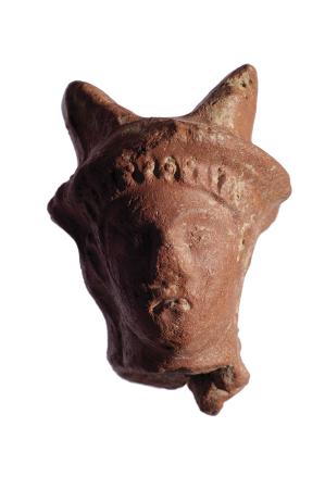 Imagen Cabecita de mercurio. Terracota. Siglos I-II d.C. Museo de Segovia (foto: J. M. Cófreces).